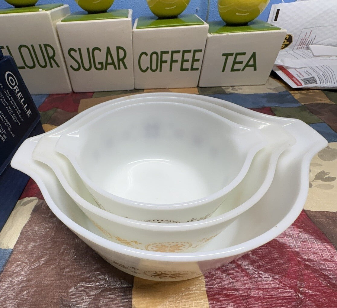 SET OF 3: VNTG Pyrex 441 442 444 Town & Country Cinderella Nesting Mixing Bowls