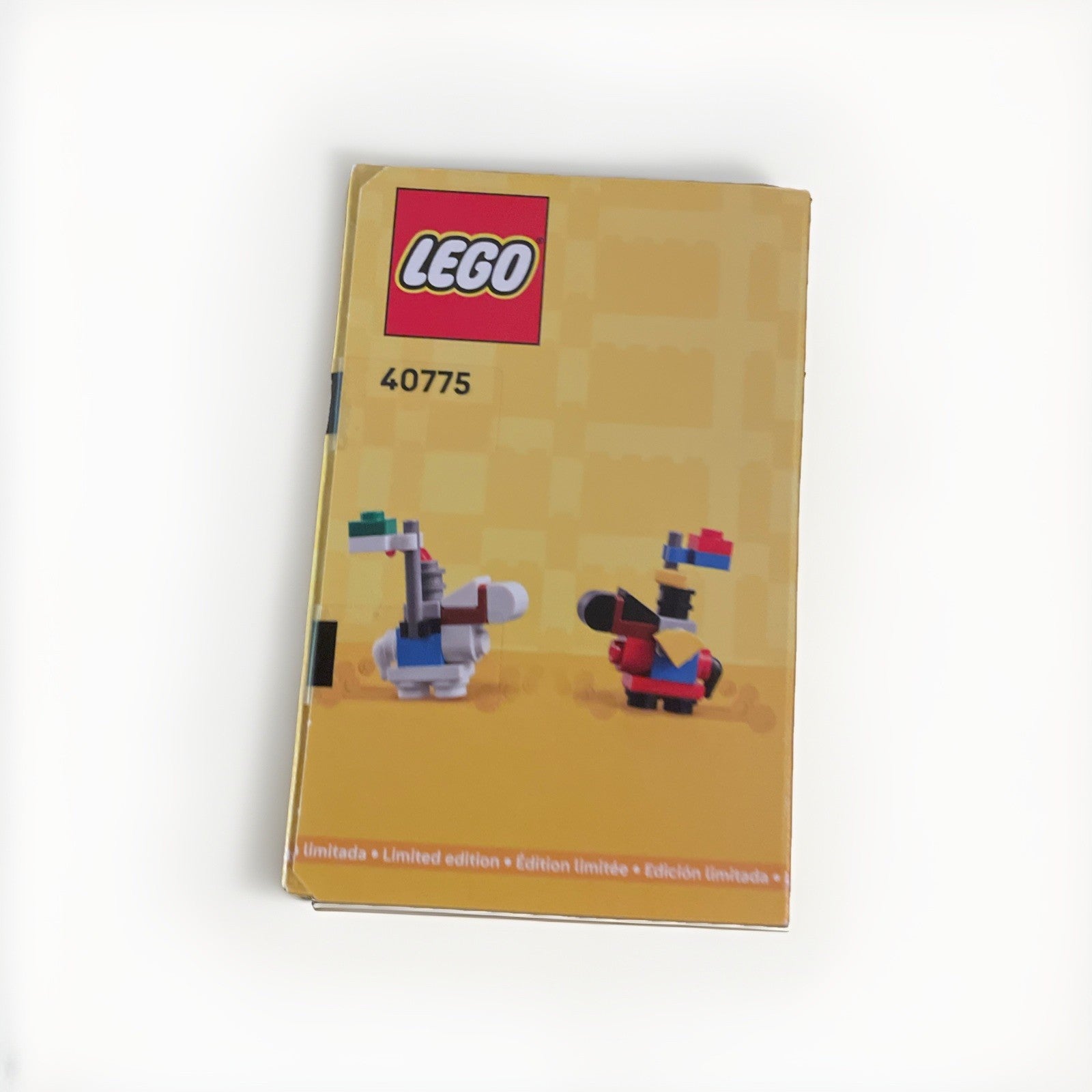 Lego 40775 Mini Knight’s Castle  NEW SEALED IN HAND Limited Edition 590 Pieces