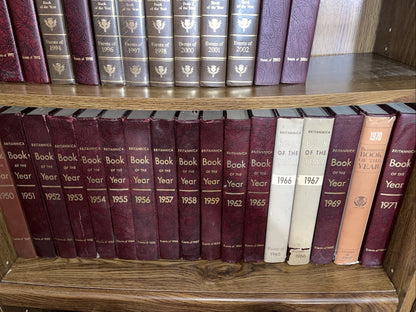 Encyclopedia Britannica Book of the Year Set Of 47 1950-2005 8 Missing 2 Sealed