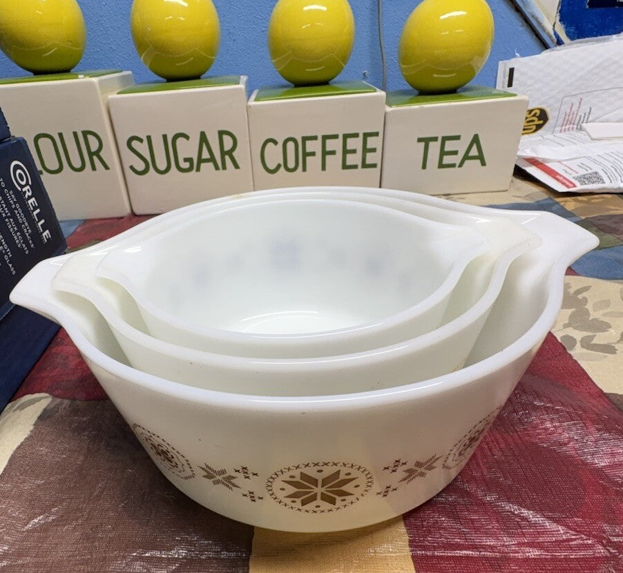 SET OF 3: VNTG Pyrex 441 442 444 Town & Country Cinderella Nesting Mixing Bowls