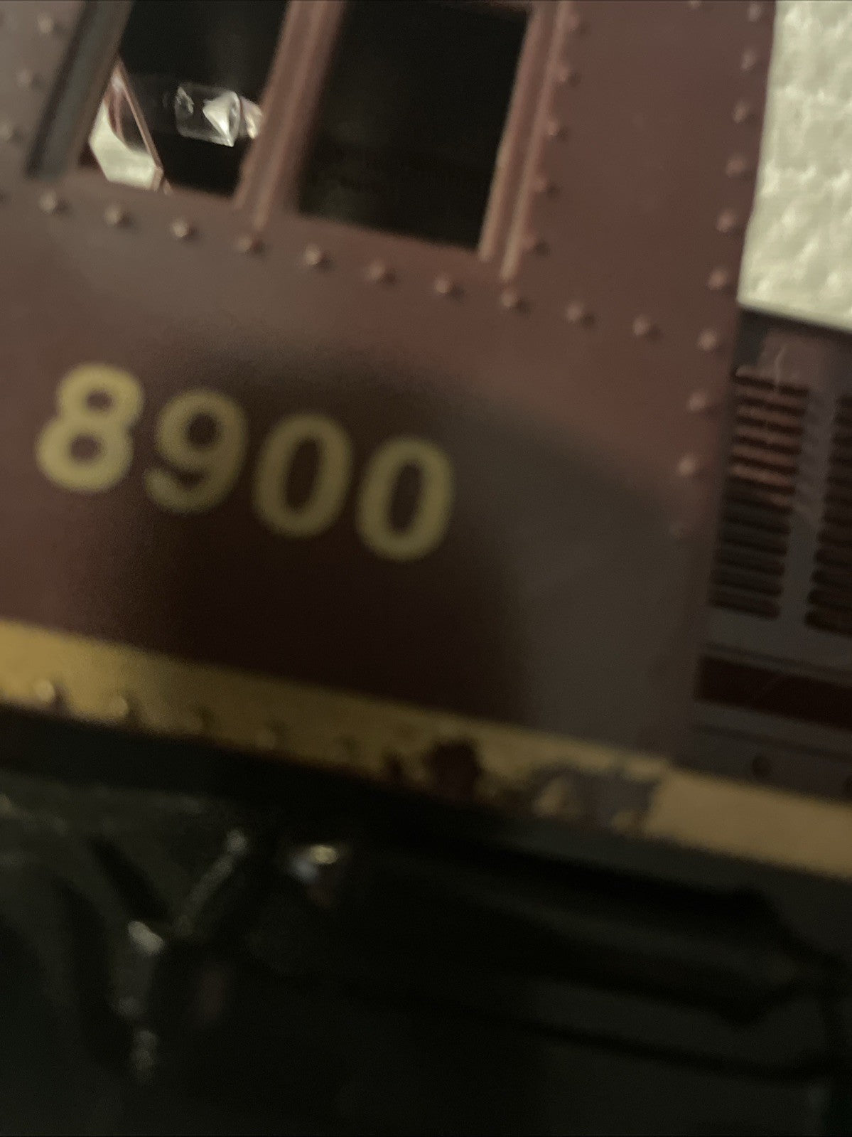 LIONEL O 8900 PENNSYLVANIA  DC POWER DIESEL SWITCHER WITH 16511 CABOOSE SET