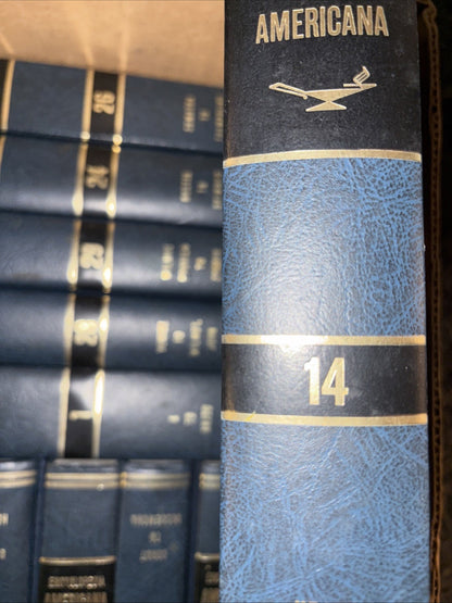 THE ENCYCLOPEDIA AMERICANA 1982 EDITION 14 Volumes Starter Set Incomplete C Pics